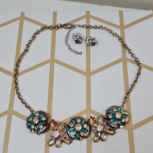 Elegant Floral Necklace and Earring Set